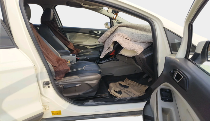 2015 Ford Ecosport TITANIUM 1.5L DIESEL, Diesel, Manual, 1,34,208 km, interior