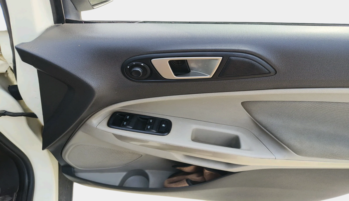 2015 Ford Ecosport TITANIUM 1.5L DIESEL, Diesel, Manual, 1,34,208 km, interior