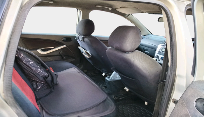 2011 Ford Figo TITANIUM 1.4 DIESEL, Diesel, Manual, 2,05,745 km, interior