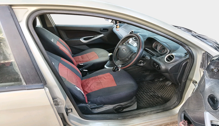 2011 Ford Figo TITANIUM 1.4 DIESEL, Diesel, Manual, 2,05,745 km, interior