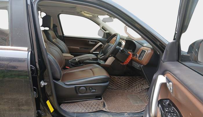 2023 Mahindra SCORPIO-N Z8 L DIESEL AT 4WD 7 STR, Diesel, Automatic, 17,802 km, interior