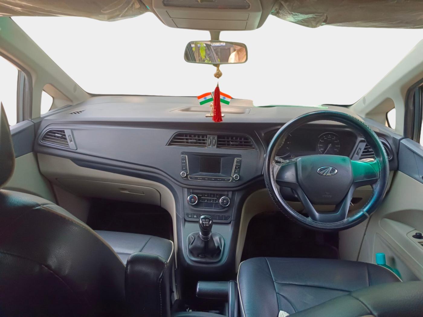 2018 Mahindra MARAZZO M4 8 STR, Diesel, Manual, 1,24,709 km, interior