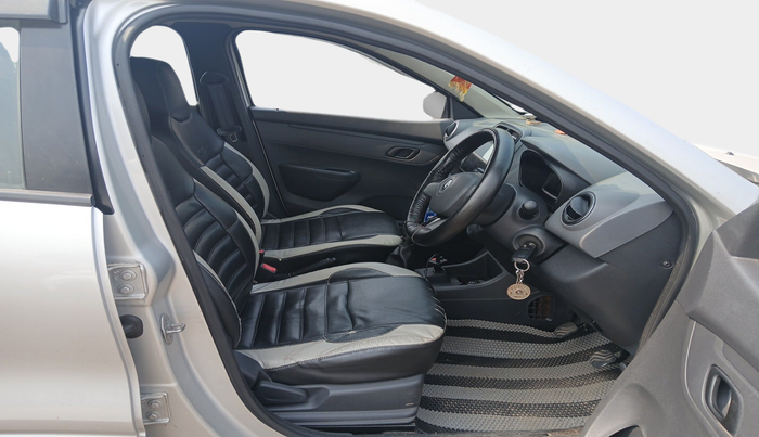 2016 Renault Kwid RXT 1.0, Petrol, Manual, 92,567 km, interior