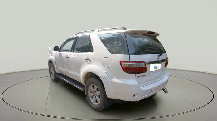 2011 Toyota Fortuner 3.0 4X4 MT, Diesel, Manual, 98,100 km, exterior