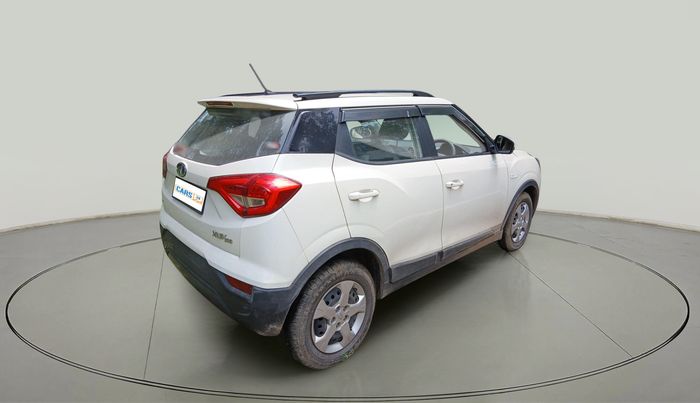 2020 Mahindra XUV300 W6 1.5 DIESEL, Diesel, Manual, 1,01,603 km, exterior