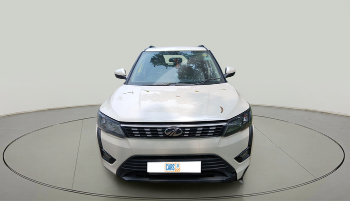 2020 Mahindra XUV300 W6 1.5 DIESEL, Diesel, Manual, 1,01,603 km, exterior