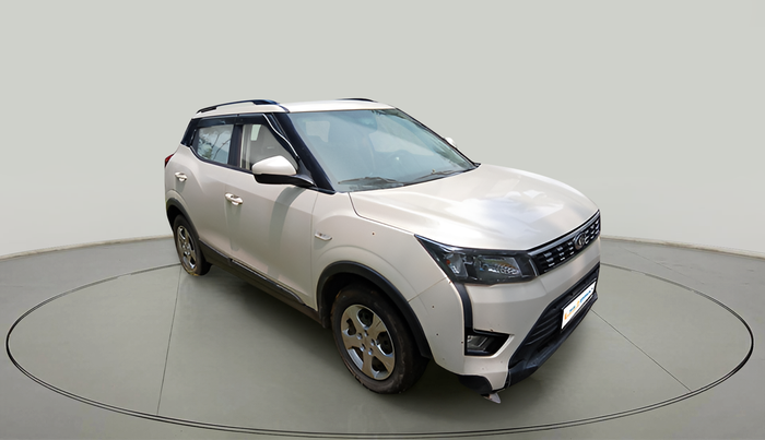2020 Mahindra XUV300 W6 1.5 DIESEL, Diesel, Manual, 1,01,603 km, exterior