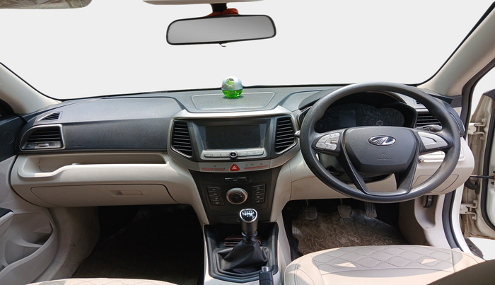 2020 Mahindra XUV300 W6 1.5 DIESEL, Diesel, Manual, 1,01,603 km, interior