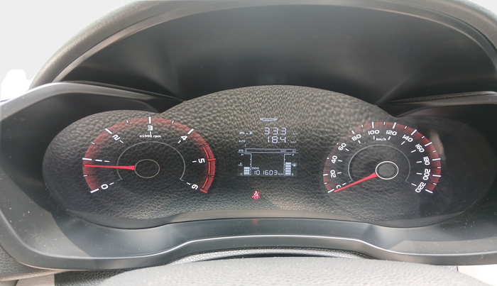 2020 Mahindra XUV300 W6 1.5 DIESEL, Diesel, Manual, 1,01,603 km, interior