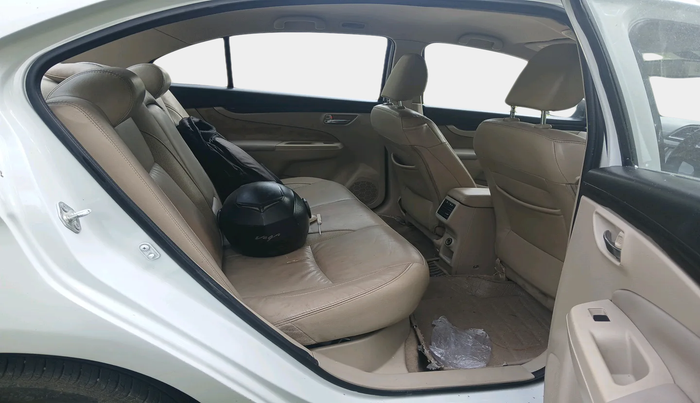2015 Maruti Ciaz ZDI, Diesel, Manual, 67,734 km, interior