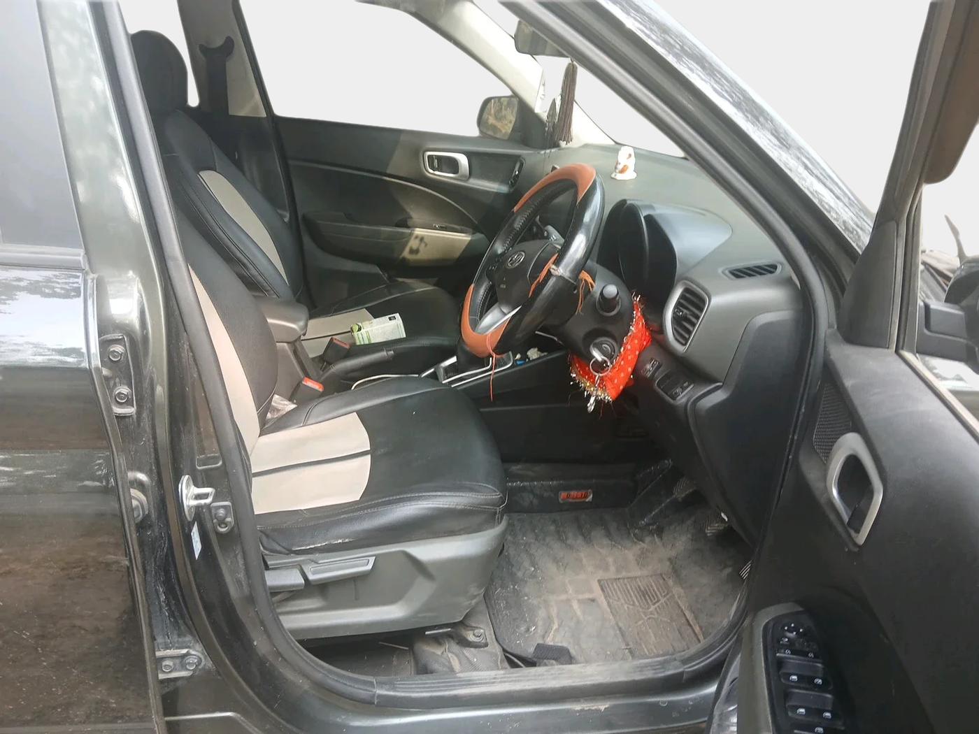 2021 Hyundai VENUE S+ 1.2, CNG, Manual, 69,012 km, interior
