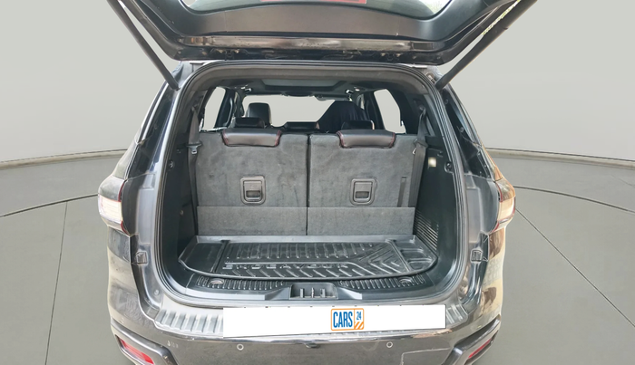 2018 Ford Endeavour TITANIUM 2.2 4X2 AT, Diesel, Automatic, 1,65,601 km, exterior