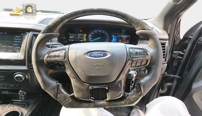 2018 Ford Endeavour TITANIUM 2.2 4X2 AT, Diesel, Automatic, 1,65,601 km, interior