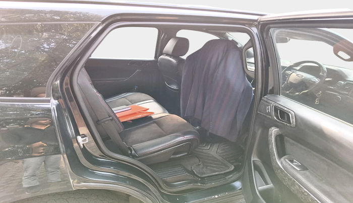 2018 Ford Endeavour TITANIUM 2.2 4X2 AT, Diesel, Automatic, 1,65,601 km, interior