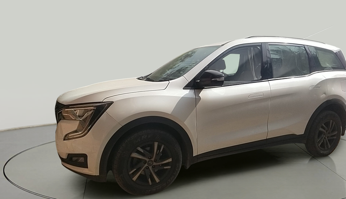 2023 Mahindra XUV700 AX 5 P MT 5 STR, Petrol, Manual, 30,666 km, exterior