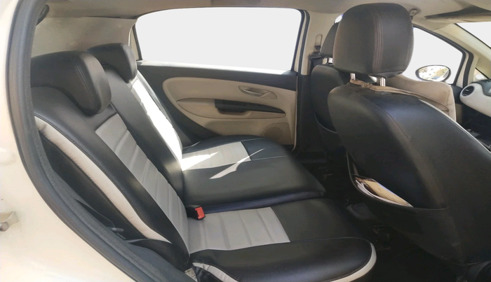 2016 Fiat Punto EVO EMOTION 1.3 MULTIJET, Diesel, Manual, 1,70,744 km, interior