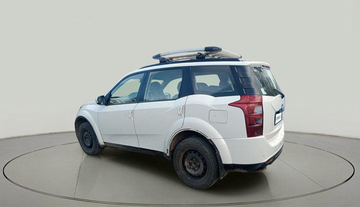 2015 Mahindra XUV500 W6, Diesel, Manual, 1,98,384 km, exterior