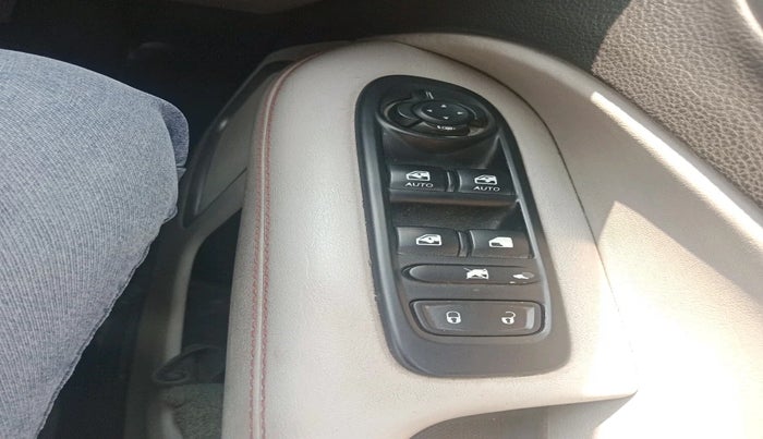 2018 Jeep Compass LIMITED 2.0 DIESEL, Diesel, Manual, 1,15,342 km, interior