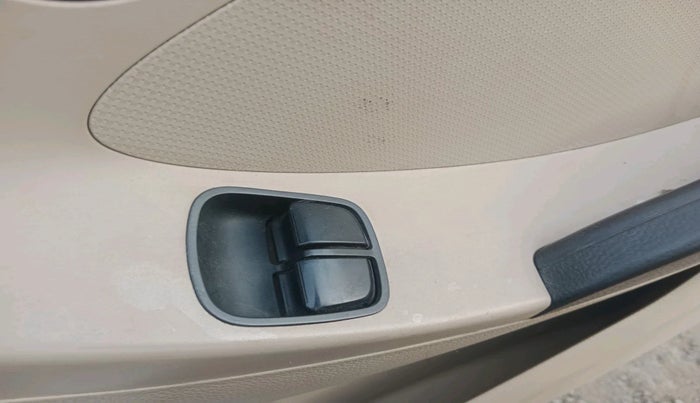 2018 Hyundai Eon ERA +, Petrol, Manual, 1,13,469 km, interior