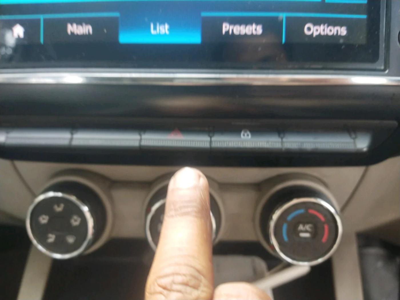 2019 Renault TRIBER RXT, Petrol, Manual, 80,000 km, interior