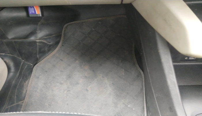 2019 Renault TRIBER RXT, Petrol, Manual, 78,703 km, interior