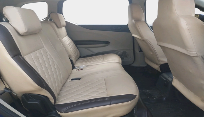 2019 Renault TRIBER RXT, Petrol, Manual, 7,938 km, interior