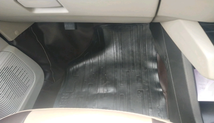 2019 Renault TRIBER RXT, Petrol, Manual, 7,938 km, interior