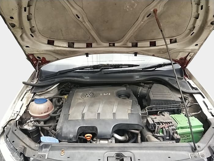 2011 Volkswagen Vento HIGHLINE DIESEL 1.6, Diesel, Manual, 2,03,488 km, exterior