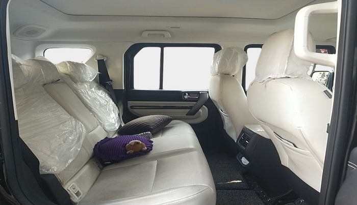 2024 Mahindra Thar Roxx  AX7 L Petrol AT 2WD, Petrol, Automatic, 14,079 km, interior