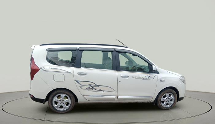 2015 Renault Lodgy 110 PS RXZ 8 STR, Diesel, Manual, 1,30,399 km, exterior