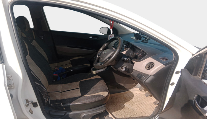 2016 Hyundai Xcent SX 1.1 CRDI, Diesel, Manual, 3,40,000 km, interior