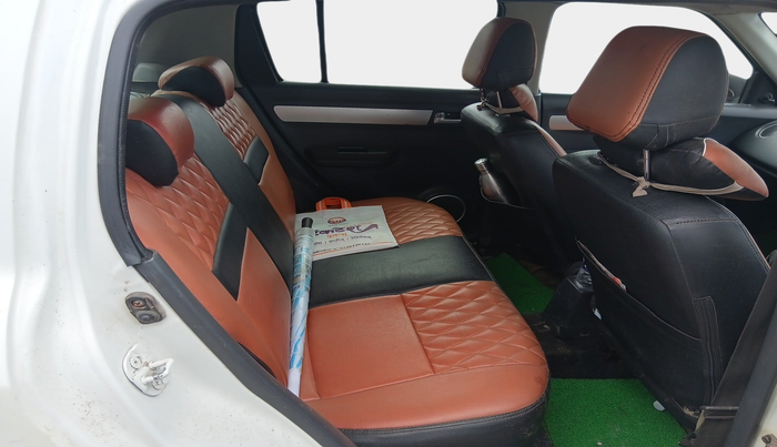 2010 Maruti Swift VXI, Petrol, Manual, 1,24,720 km, interior