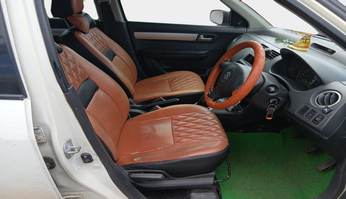 2010 Maruti Swift VXI, Petrol, Manual, 1,24,720 km, interior