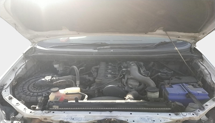 2011 Toyota Innova 2.5 G3, Diesel, Manual, 2,13,429 km, exterior