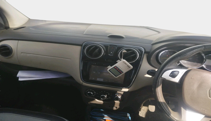 2015 Renault Lodgy 110 PS RXZ 7 STR, Diesel, Manual, 1,35,979 km, interior