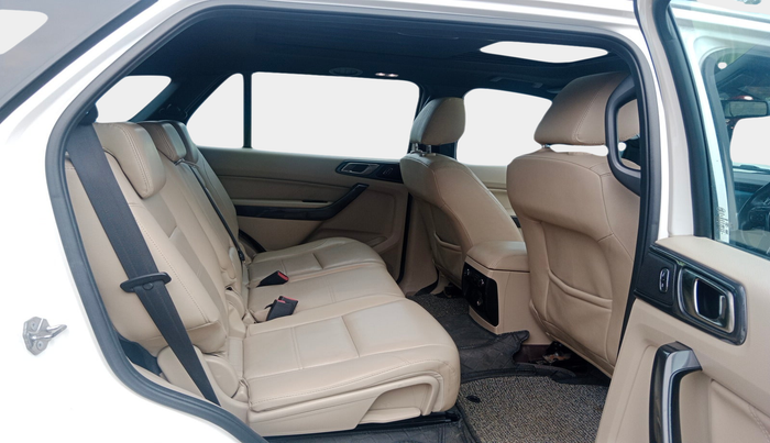 2017 Ford Endeavour TITANIUM 3.2 4X4 AT, Diesel, Automatic, 1,45,683 km, interior