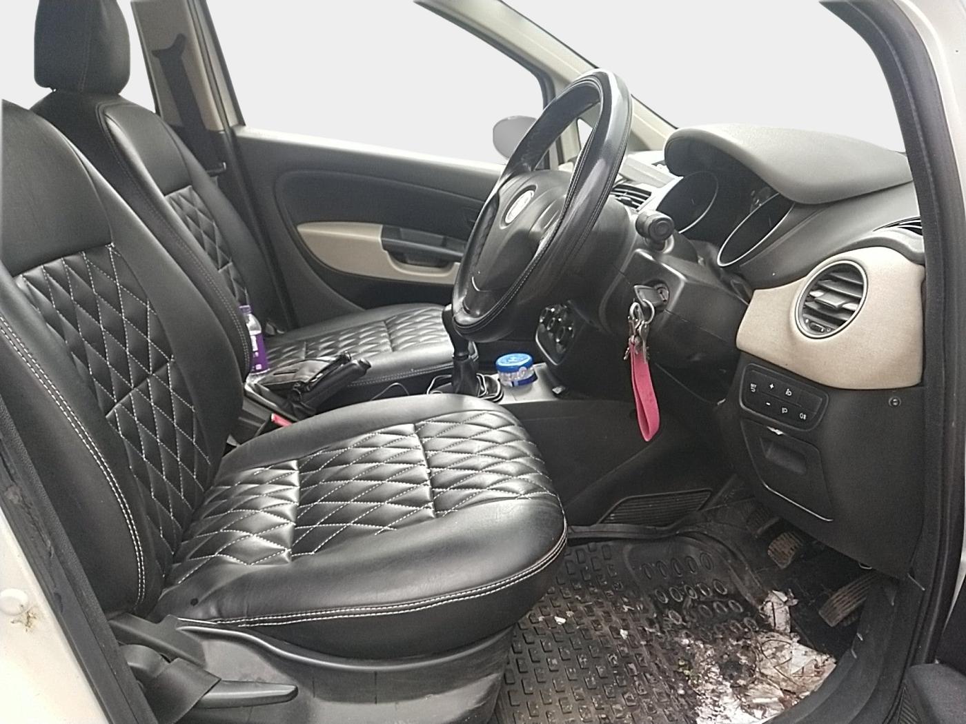 2017 Fiat Punto EVO ACTIVE 1.2, Petrol, Manual, 2,08,000 km, interior