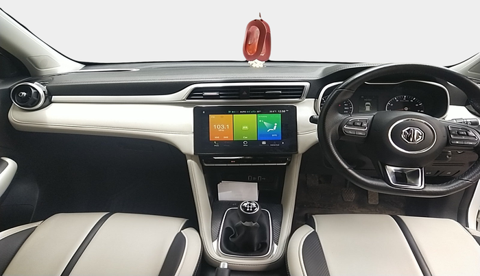 2023 MG ASTOR STYLE 1.5 MT, Petrol, Manual, 26,274 km, interior