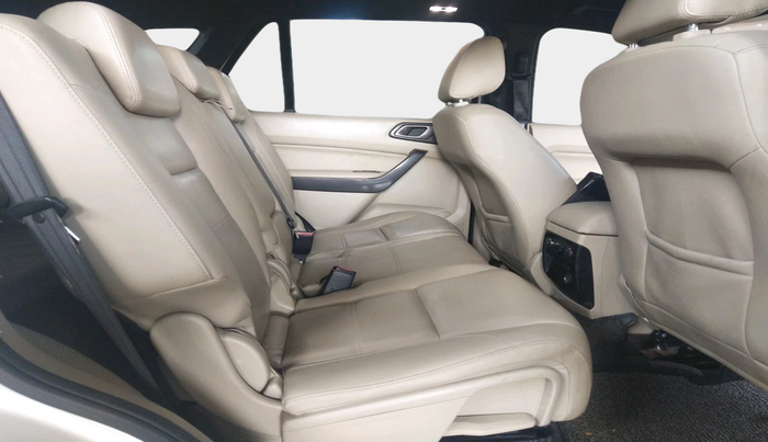 2017 Ford Endeavour TITANIUM 3.2 4X4 AT, Diesel, Automatic, 1,48,227 km, interior