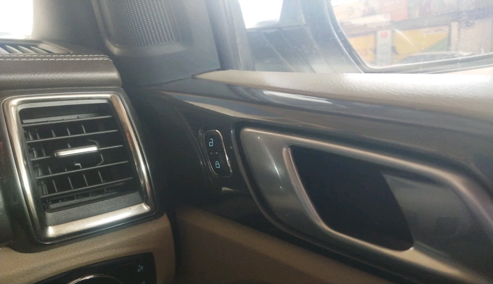 2017 Ford Endeavour TITANIUM 3.2 4X4 AT, Diesel, Automatic, 1,48,227 km, interior