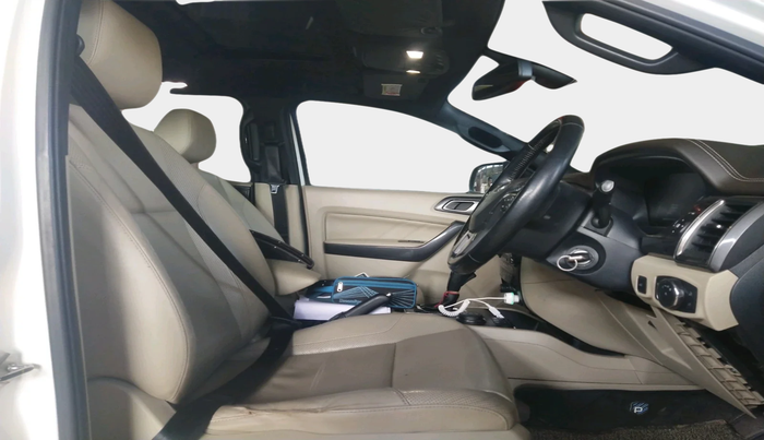 2017 Ford Endeavour TITANIUM 3.2 4X4 AT, Diesel, Automatic, 1,48,227 km, interior