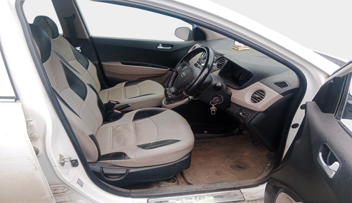 2017 Hyundai Grand i10 SPORTZ 1.2 KAPPA VTVT, Petrol, Manual, 1,21,221 km, interior