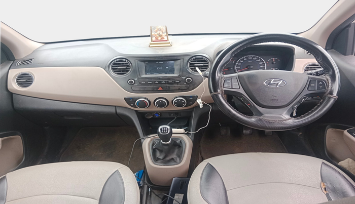 2017 Hyundai Grand i10 SPORTZ 1.2 KAPPA VTVT, Petrol, Manual, 1,21,221 km, interior