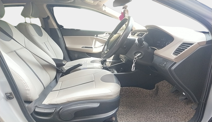 2016 Hyundai Elite i20 SPORTZ 1.4 CRDI, Diesel, Manual, 99,899 km, interior