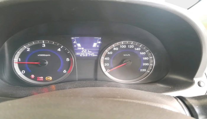 2014 Hyundai Verna FLUIDIC 1.6 CRDI SX, Diesel, Manual, 2,53,745 km, interior
