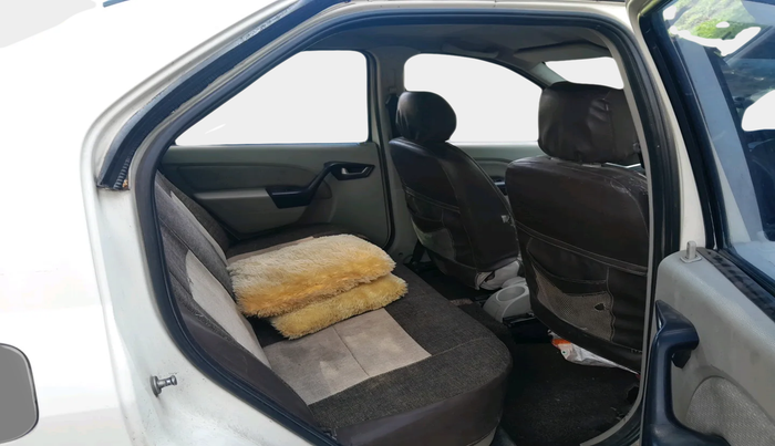 2012 Mahindra Verito 1.5 D4, Diesel, Manual, 1,44,697 km, interior