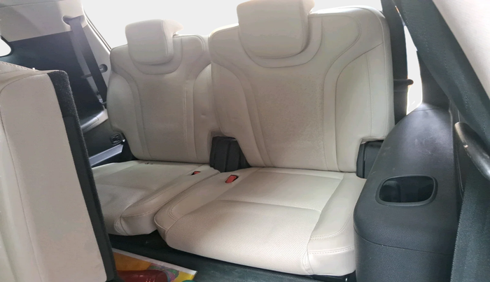 2021 Mahindra XUV700 AX 7 LUXURY P AT 7 STR, Petrol, Automatic, 45,308 km, interior