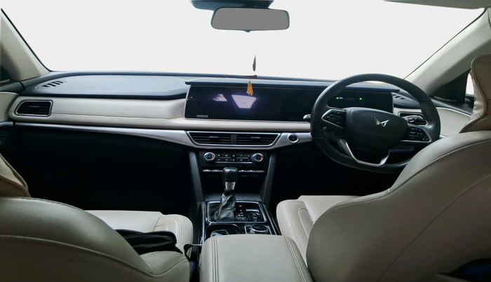 2021 Mahindra XUV700 AX 7 LUXURY P AT 7 STR, Petrol, Automatic, 45,308 km, interior