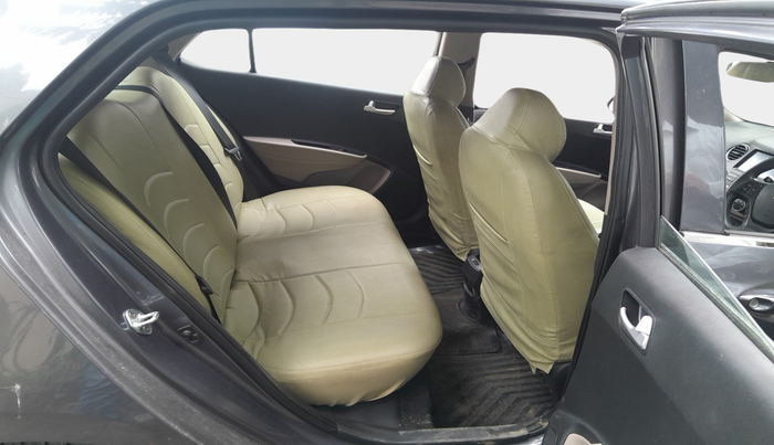 2017 Hyundai Grand i10 SPORTZ (O) 1.2 KAPPA VTVT, Petrol, Manual, 33,453 km, interior