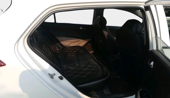 2015 Hyundai Grand i10 SPORTZ 1.1 CRDI, Diesel, Manual, 1,64,879 km, interior